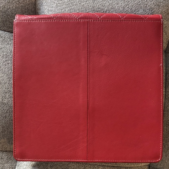 VINTAGE Deepa gurnani Elegant Red Quilted Clutch - Picture 3 of 3